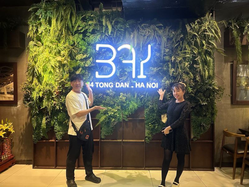 Jinsoo and Kla selfie by the lake